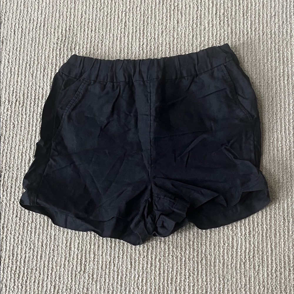 Women’s Black Elastic-Waist Casual Shorts